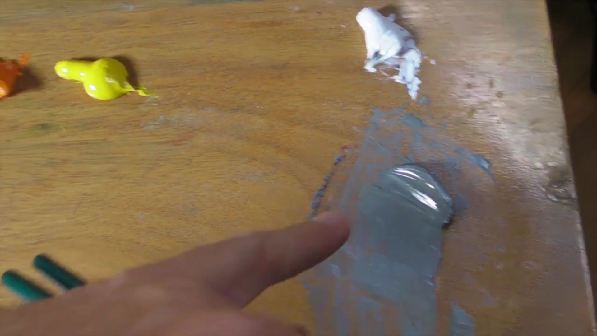 Step 4 — Palette and Initial Canvas Preparation (video frame from the lesson)
