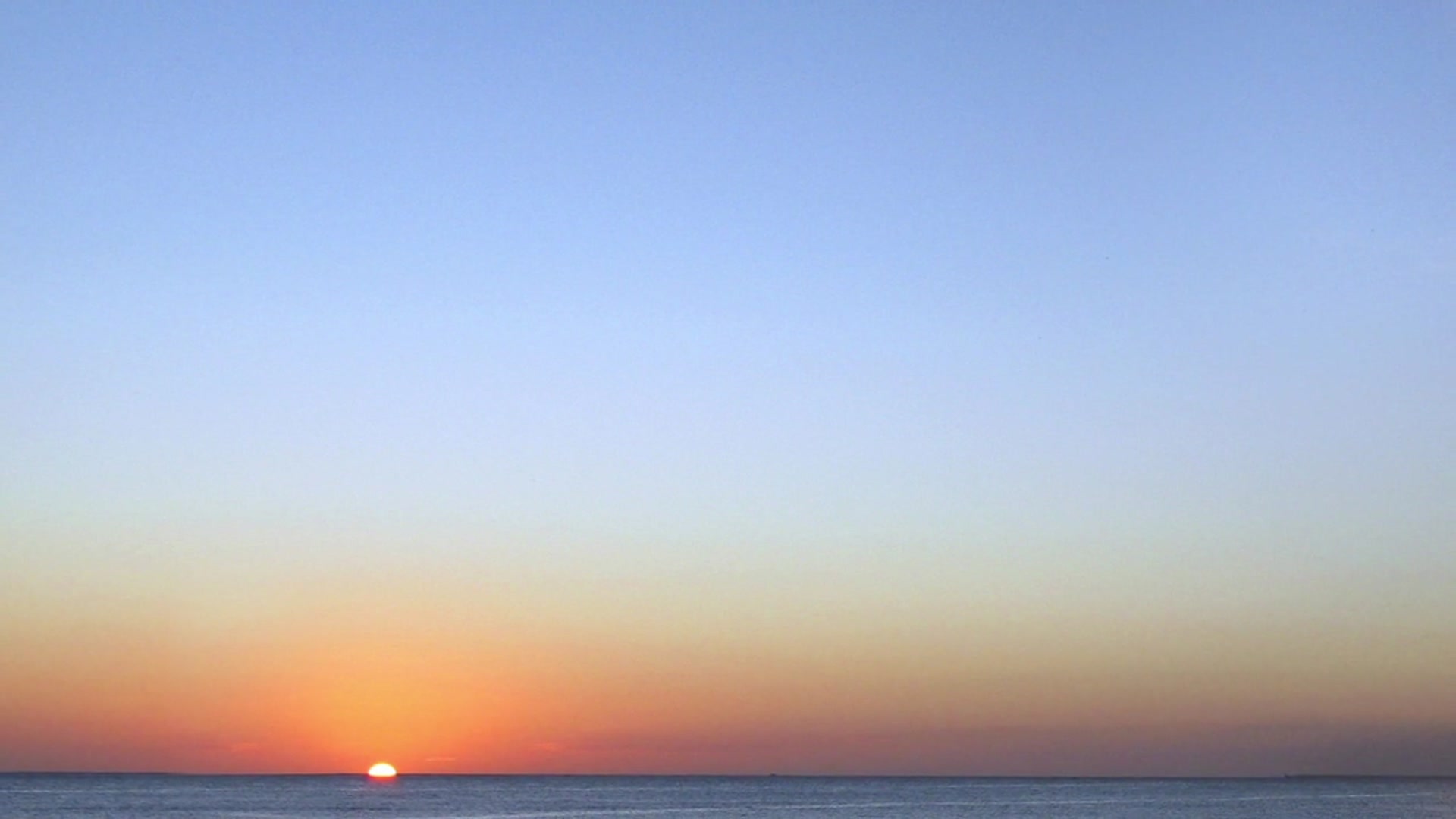 Step 2 — Painting light gradients (video frame from the lesson)